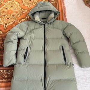 The Super Puff 2o Jacket size small